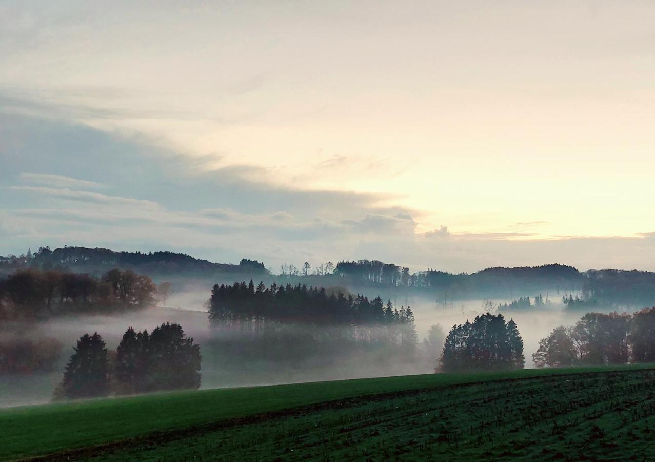 Kleines Haus Mitten In Der Natur Mit Eigener Terrasse Und Sonnenbalkon Halver Buitenkant foto