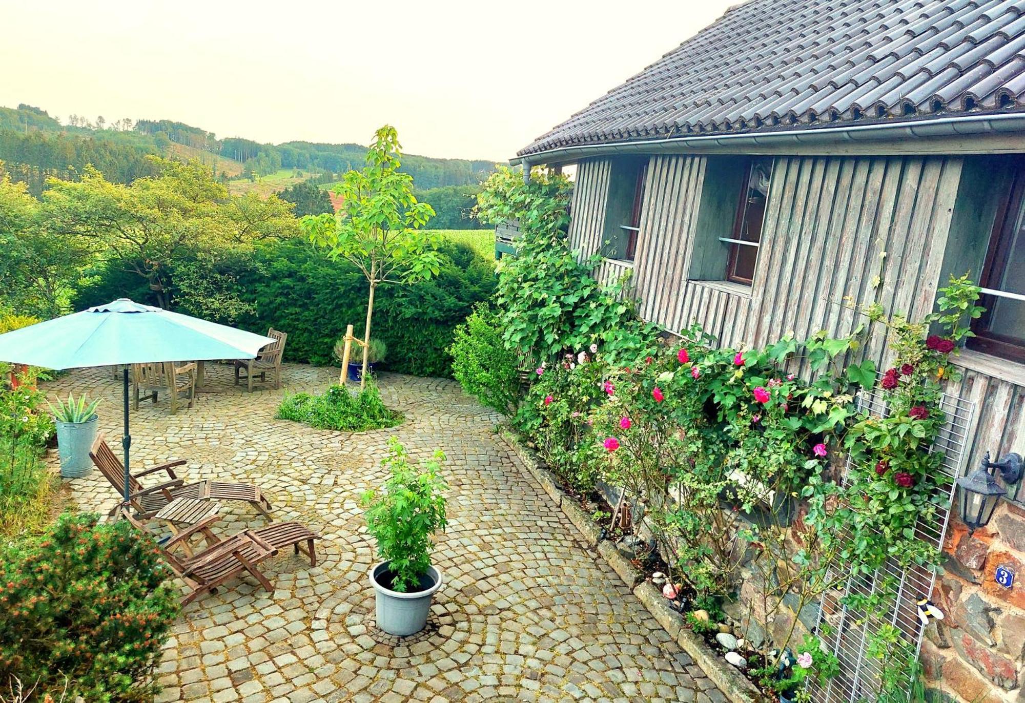 Kleines Haus Mitten In Der Natur Mit Eigener Terrasse Und Sonnenbalkon Halver Buitenkant foto