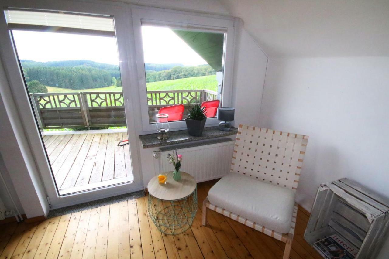 Kleines Haus Mitten In Der Natur Mit Eigener Terrasse Und Sonnenbalkon Halver Buitenkant foto